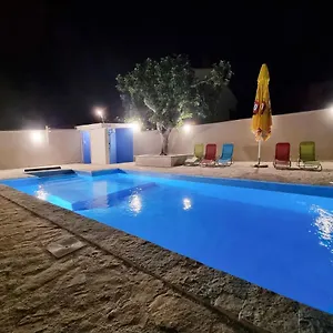  Apartment Paradiso Arx